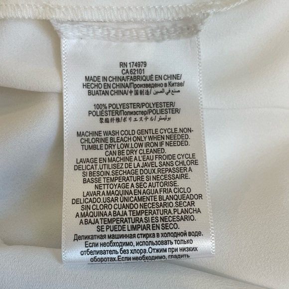 💞3 for $50💞White BCBG Maxazria Blouse - Picture 7 of 9